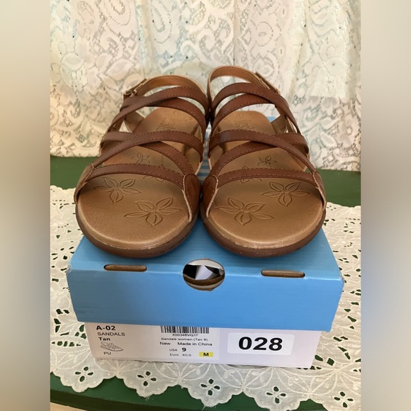 NIB Bestair Strappy Vegan “Leather” Sandals women size 9 Boho Brown Tan - Picture 2 of 9